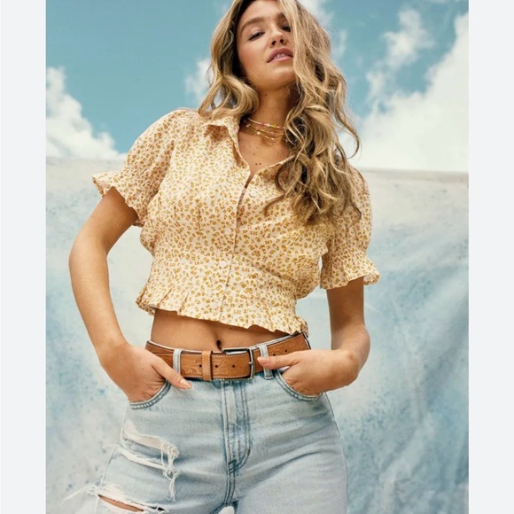 American Eagle Outfitters Tops - NWT American Eagle Yellow Floral Short Sleeve Button Up Top